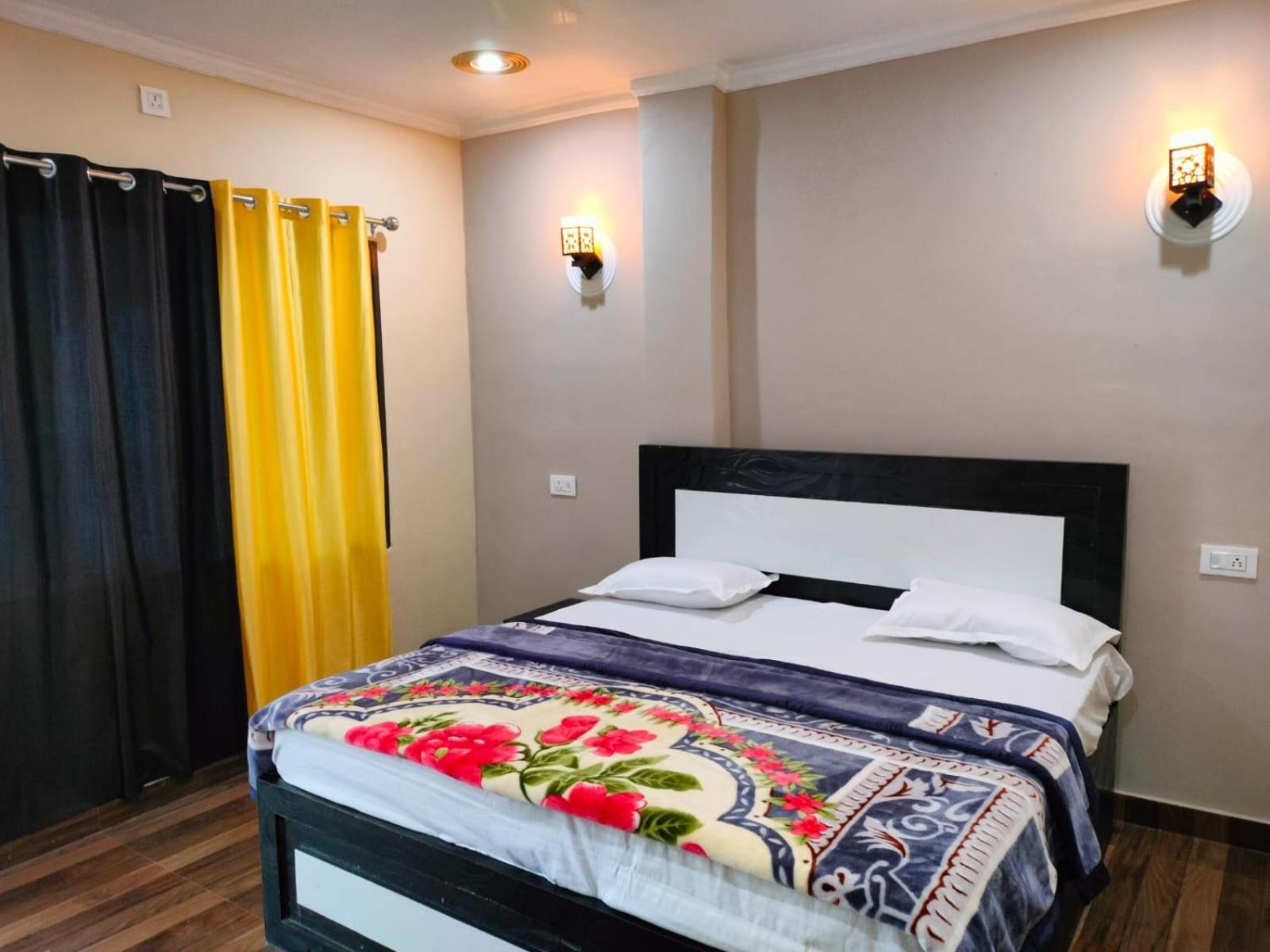 Mohit Paying Guest House Varanasi Exteriör bild