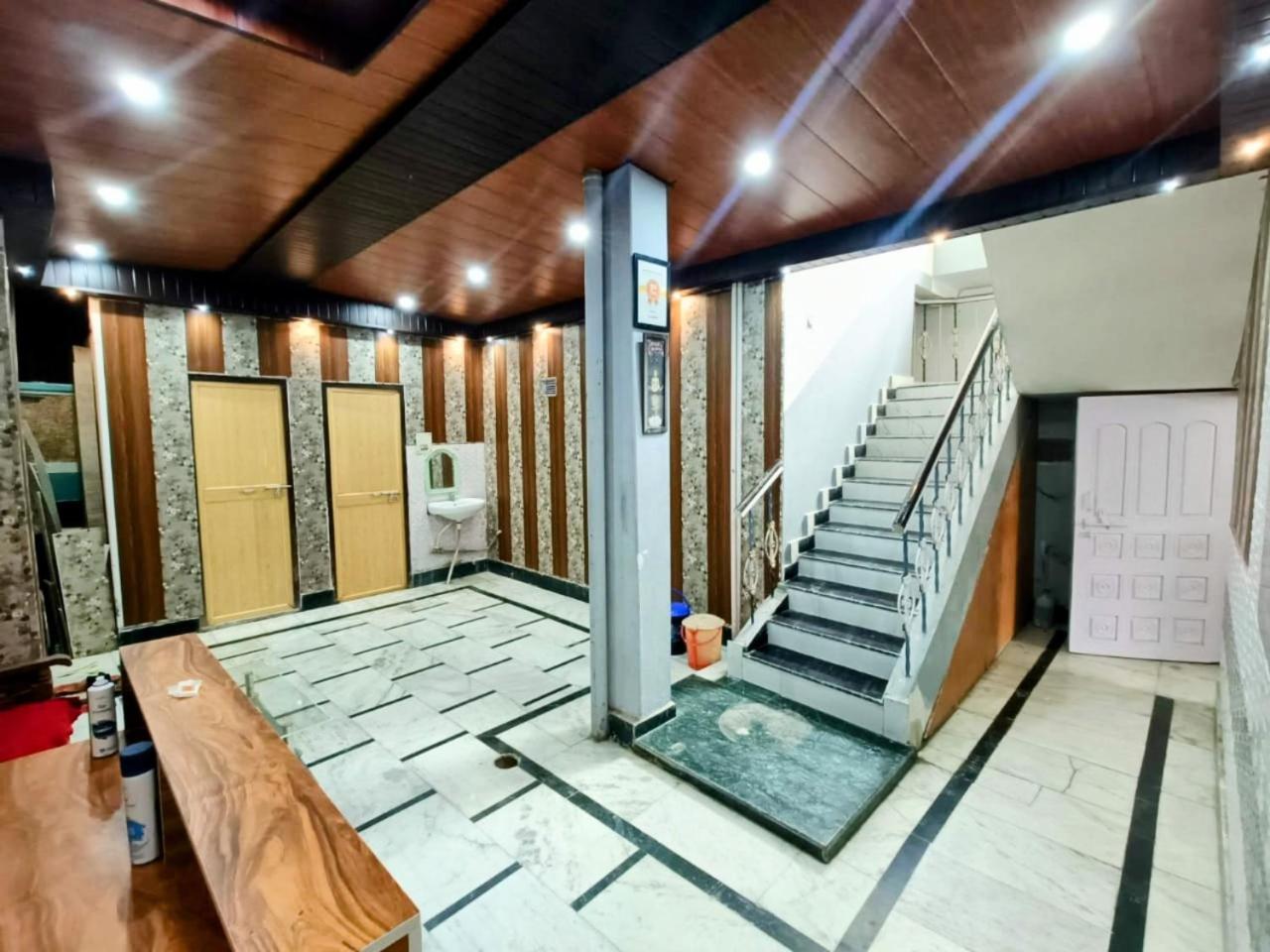 Mohit Paying Guest House Varanasi Exteriör bild