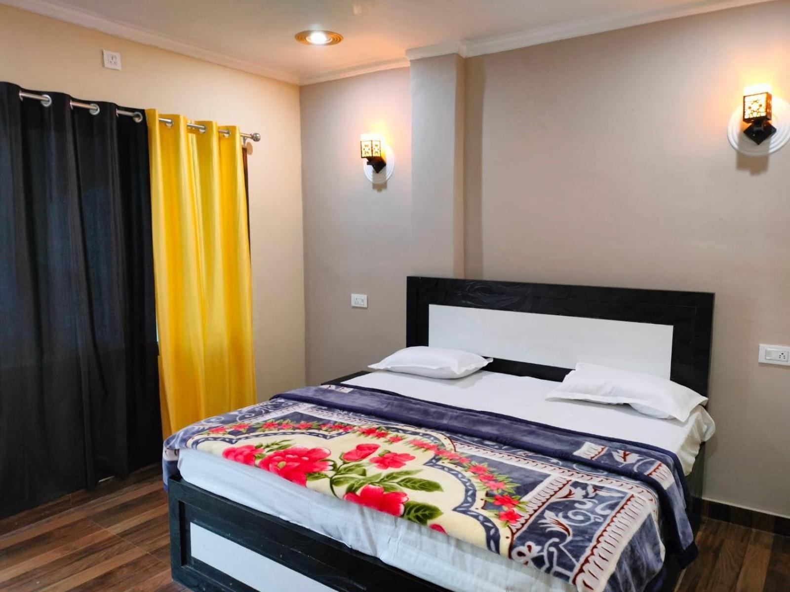 Mohit Paying Guest House Varanasi Exteriör bild