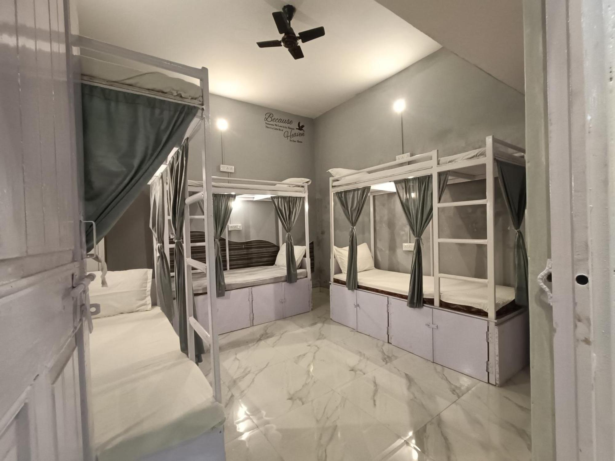 Mohit Paying Guest House Varanasi Exteriör bild